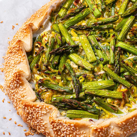 Asparagus and leek galette