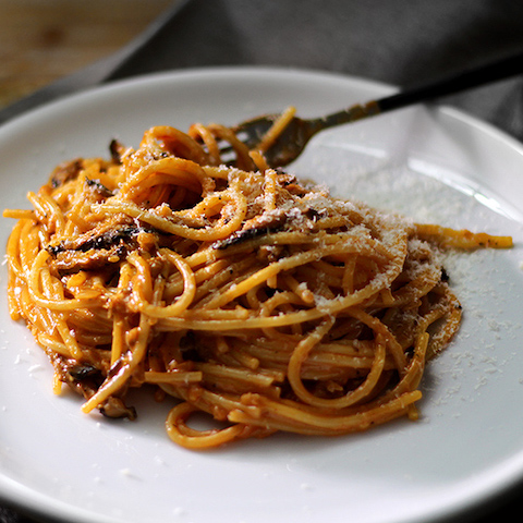 Cheesy gochujang spaghetti
