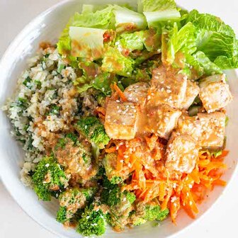 Coconut cauliflower rice bowl