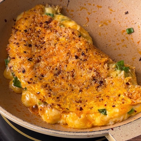 Crispy gochujang rice omelette