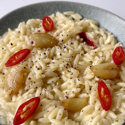 Garlic and chilli confit orzo