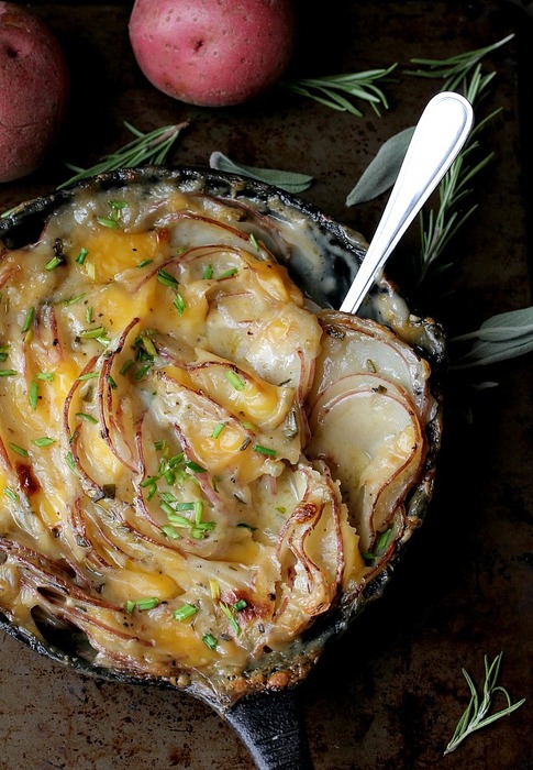 Garlic herb scalloped potatoes