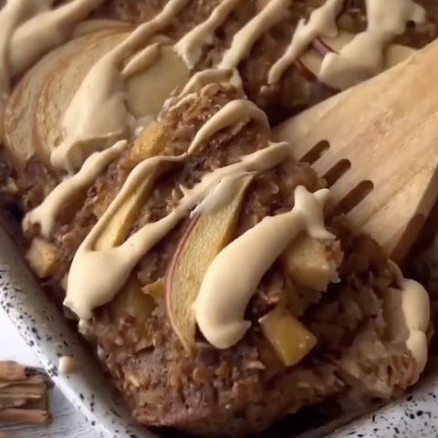 Gingerbread apple baked oats