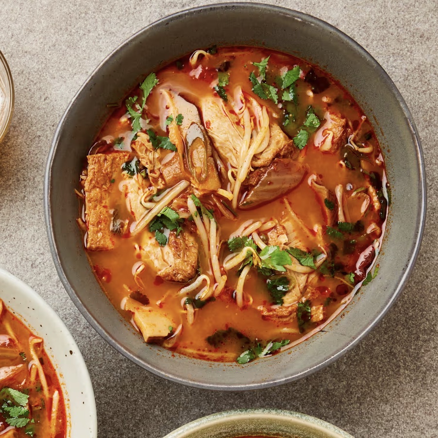 Kimchi soup with braised tofu
