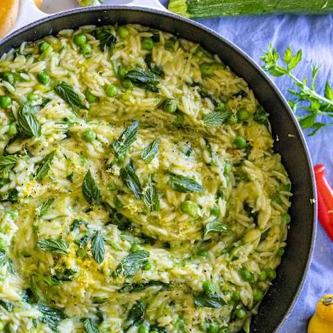 Lemon orzo with courgette