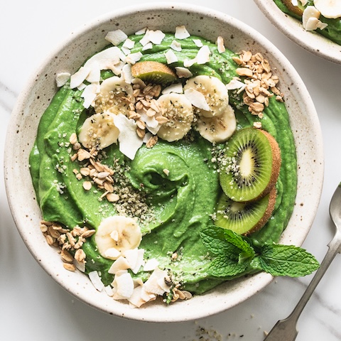 Matcha smoothie bowl