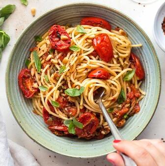 Roasted tomato and basil pasta