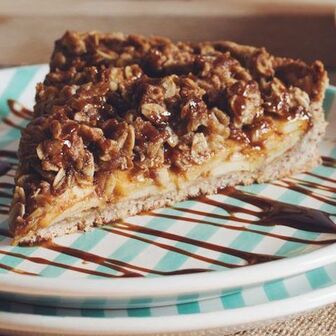 Salted caramel apple crumble