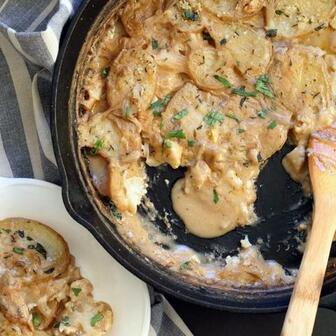 Spicy scalloped potatoes and cauliflower