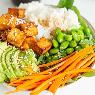 Sriracha tofu bowl
