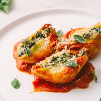 Spinach and ricotta stuffed shells