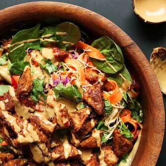 Thai salad with peanut tofu