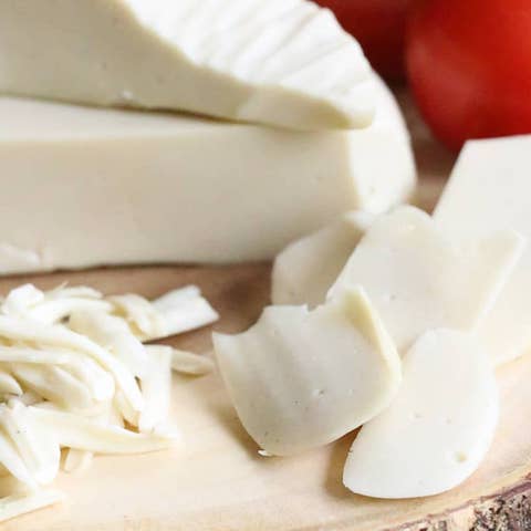 Vegan mozzarella